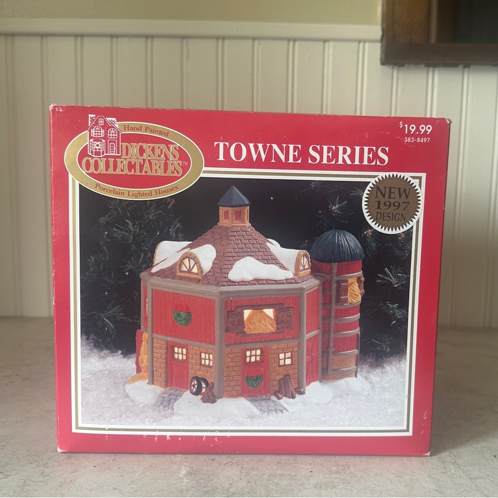 Dickens Collectables Towne Series Round Red Barn Christmas Village Building EUC